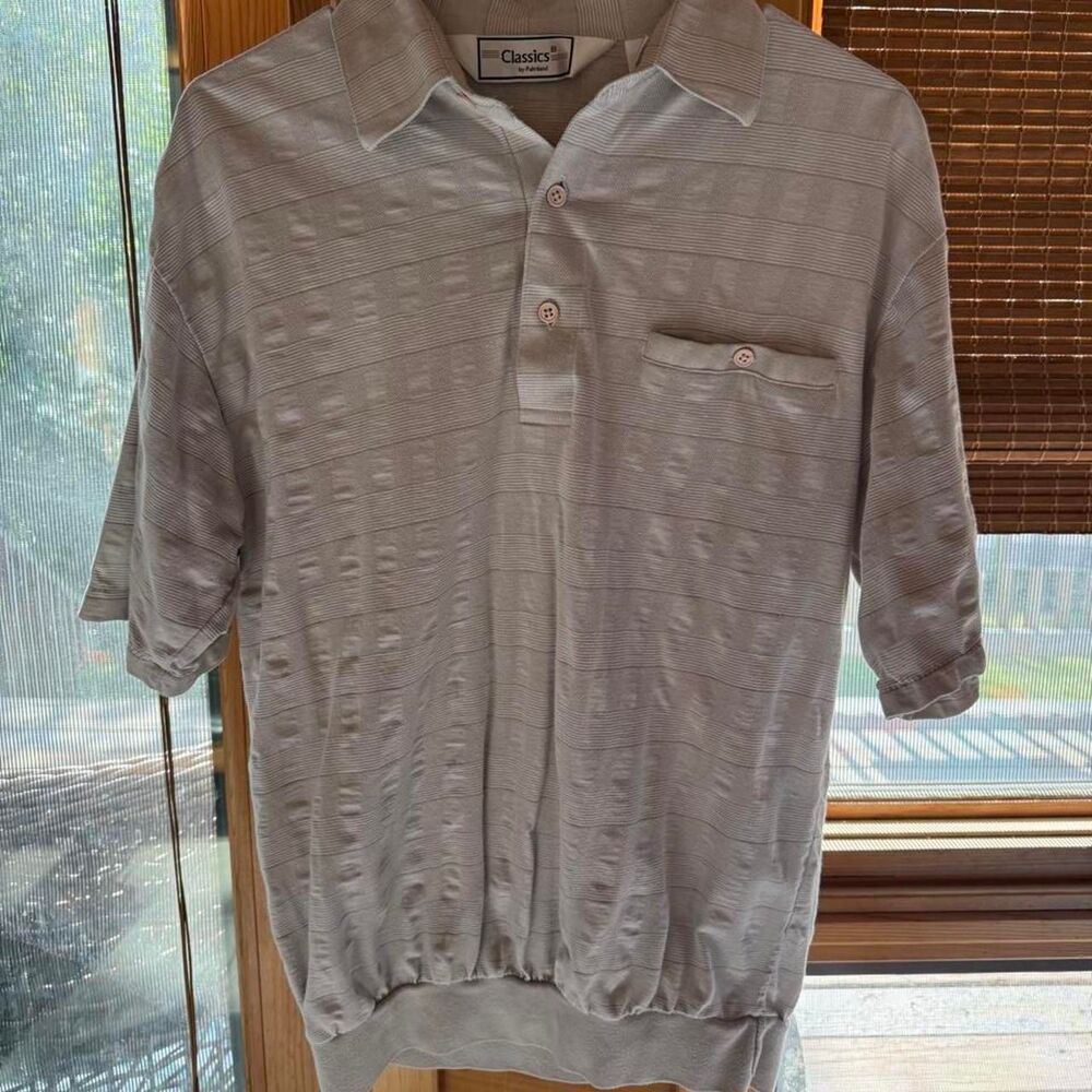 Vintage Men's gray textured cotton & polyester polo shirt in a medium